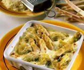 Spargel-Gratin mit Artischocken und Käse