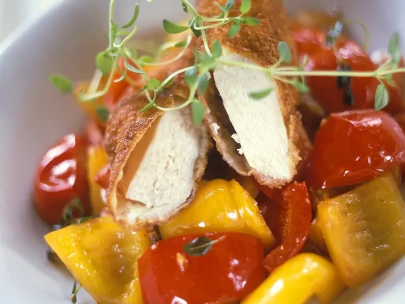 Gebackenes Hähnchenfilet mit Paprika