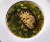 Frühlingszwiebelsuppe