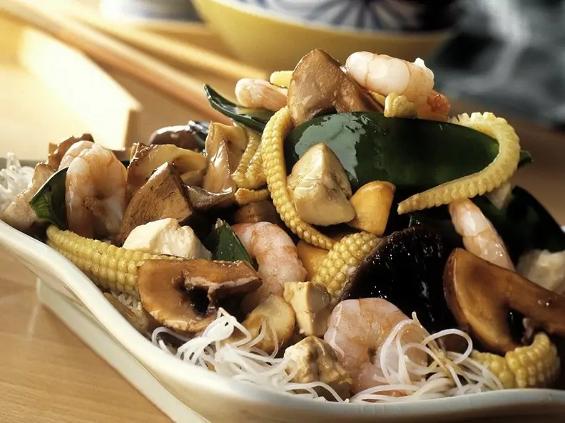 Shrimps mit Gemüse aus dem Wok