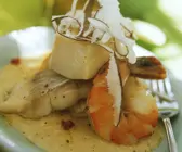 Garnelen-Fisch-Eintopf in Kokosmilch