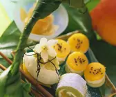 Pistazien-Marzipan-Sushi mit Frischkäse und Mango