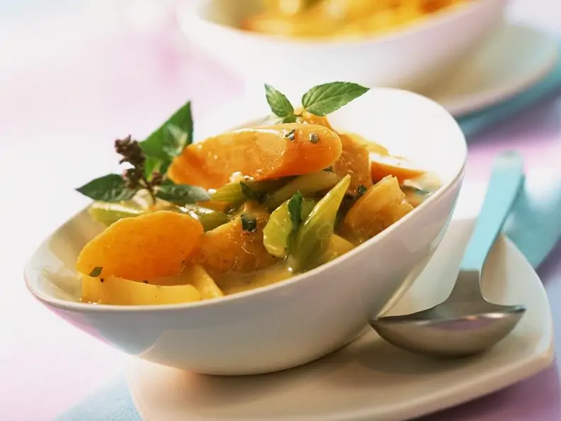 Gemüse-Clementinen-Curry mit Minze