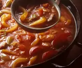Paprikagulasch mit Schweinefleisch