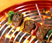 Gegrillte Schaschlickspieße