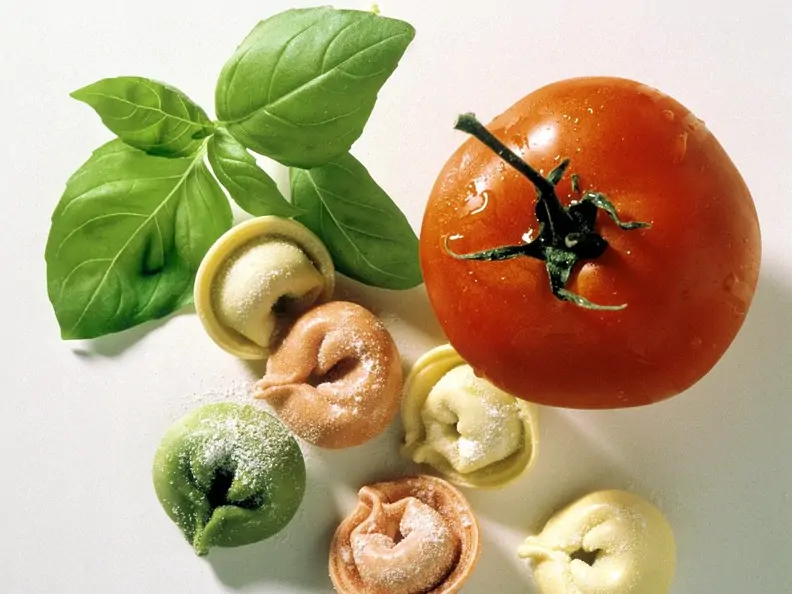 Bunte Tortellini mit Ricottafüllung