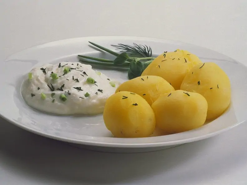 Kartoffeln mit Kräuterquark