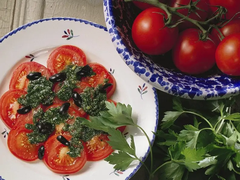 Tomaten mit Pesto