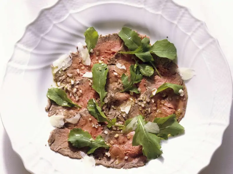 Rosatbeef mit Rucola und Vinaigrette