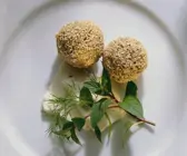 Hackfleisch-Sesambällchen