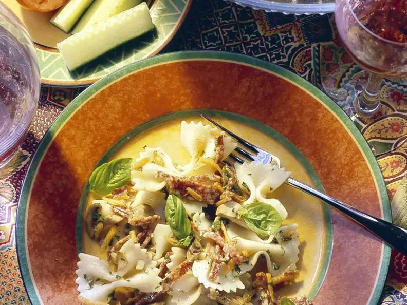 Farfallesalat