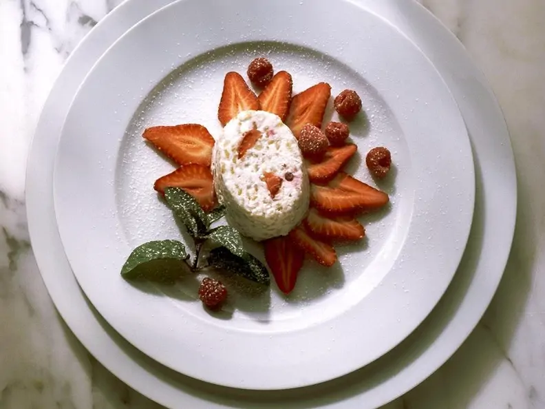 Reiscreme mit Beeren