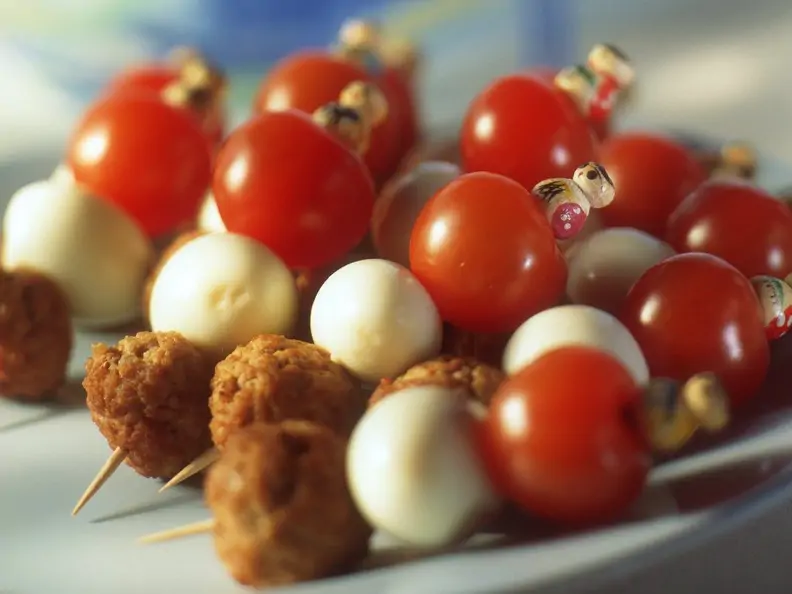 Mini-Tomaten-Eier Spieß mit Hackbällchen