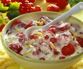 Beerenmüsli mit Mandeln