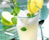 Molke-Grüntee-Shake