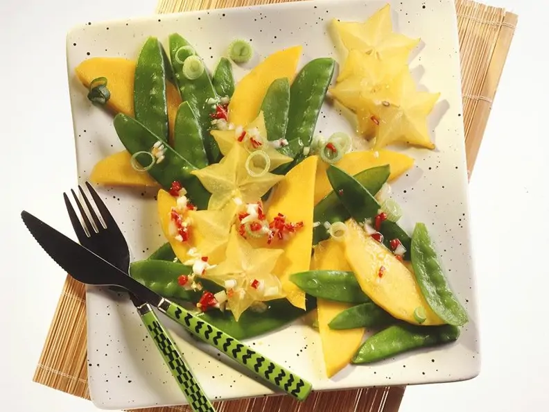 Zuckerschotensalat mit exotischen Früchten