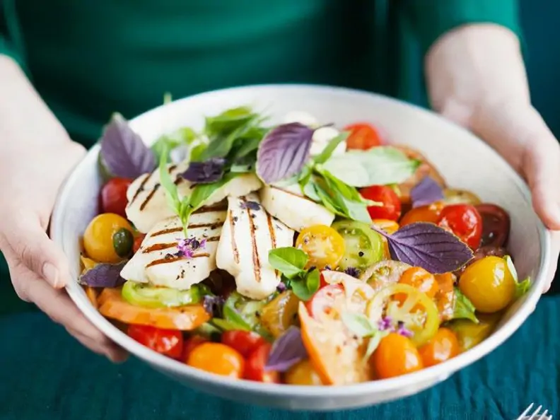 Tomatensalat mit Käse