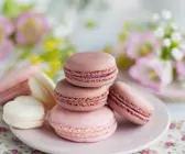 Macarons mit Rosen