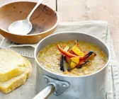 Gemüsesuppe mit Kürbis und Kartoffeln