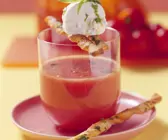 Tomatensuppe mit Käseklößchen
