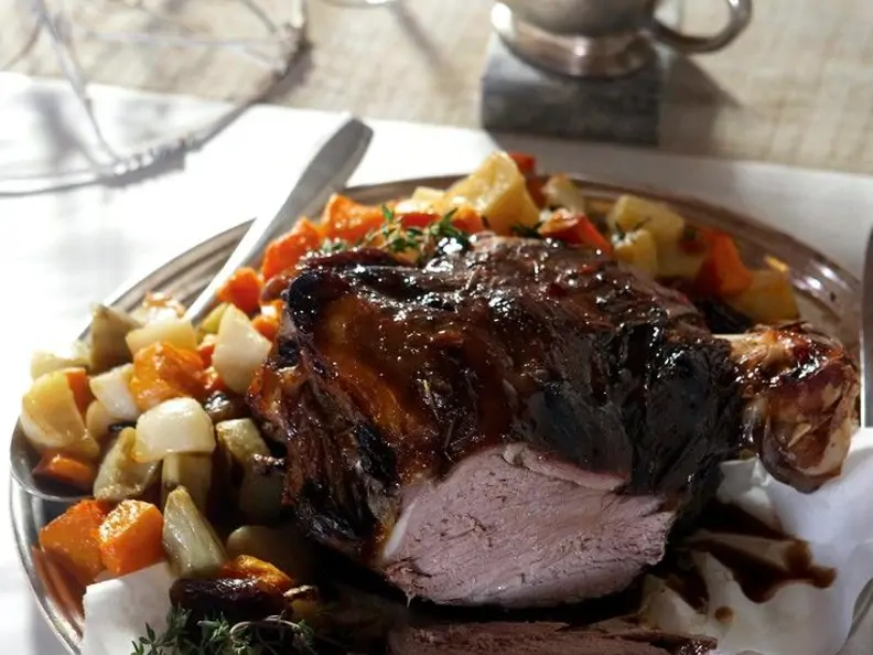 Lammkeule mit Süßkartoffel und Kürbis