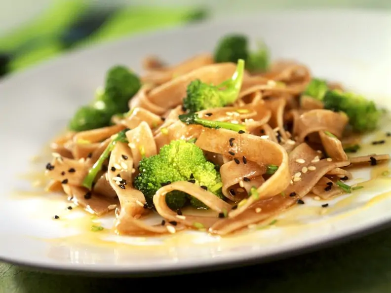 Pasta mit Broccoli-Sesam-Sauce