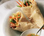 Asiatische Pfannkuchen mit Gemüsefüllung