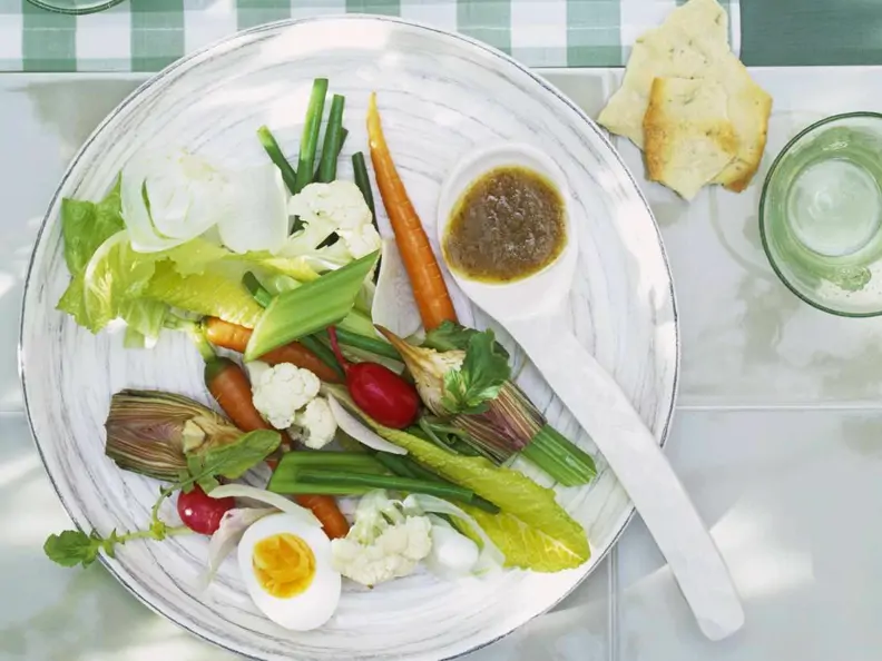 Gemüse mit pikanter Sauce