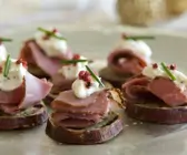 Roastbeef auf Süßkartoffelscheiben