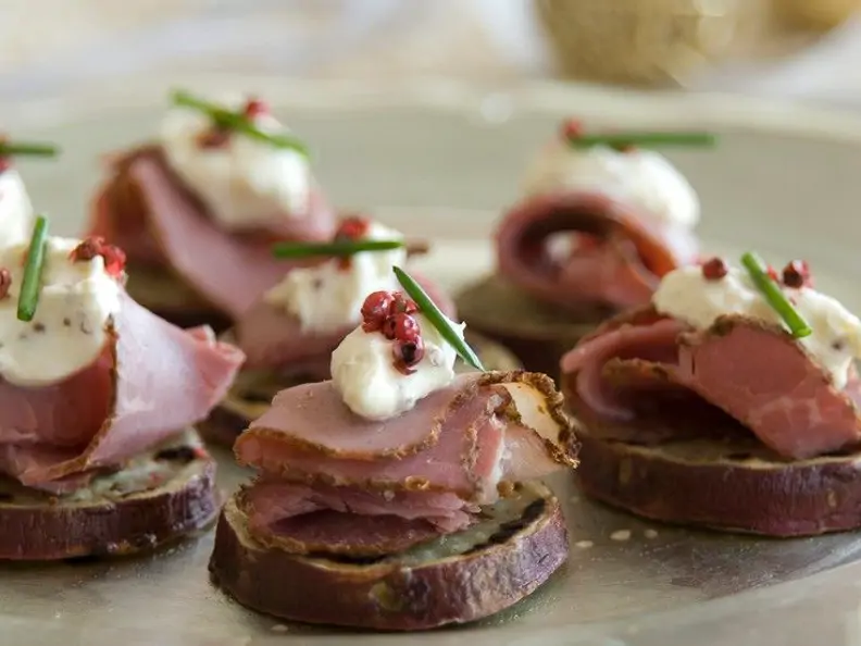 Roastbeef auf Süßkartoffelscheiben