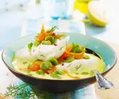 Gemüsecremesuppe mit Eischneenocken