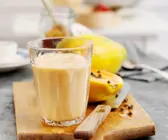 Papayasmoothie mit Pfirsich