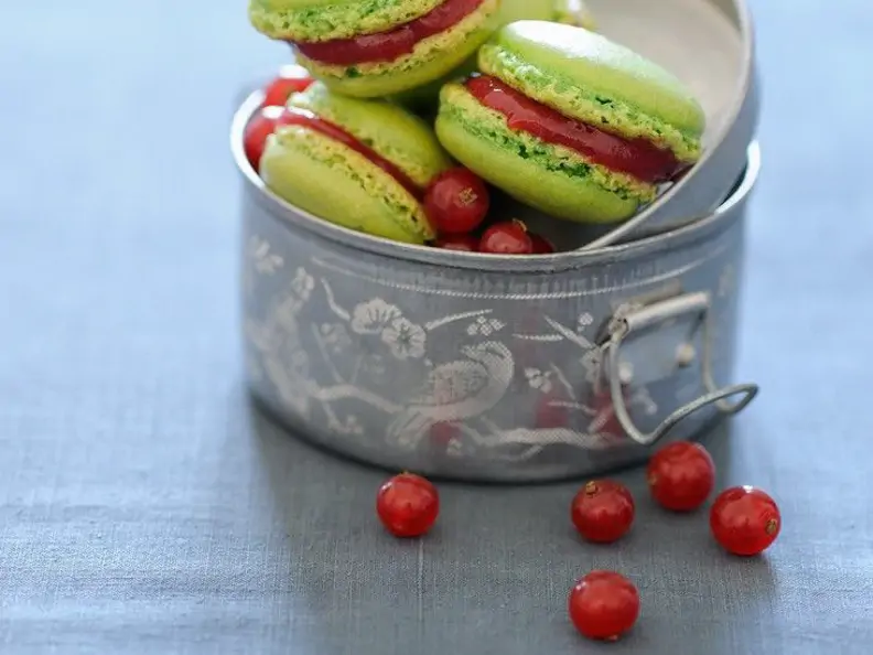 Macarons mit Konfitüre
