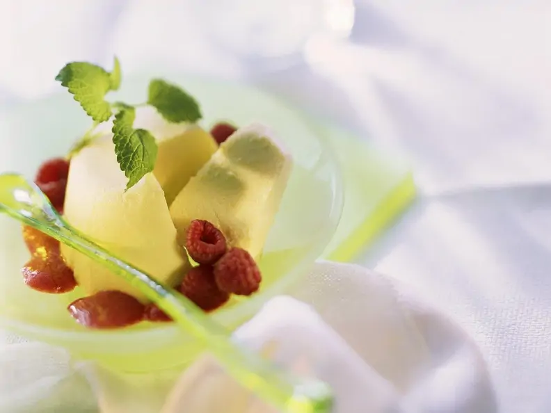 Joghurtcreme mit Früchten