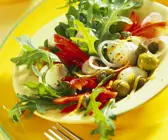 Rucola-Paprikasalat mit Mozzarella