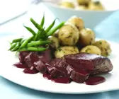 Hirsch in Weinsauce