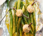 Spargel mit Jakosbmuscheln en papillote