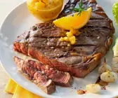 Steaks mit Zwiebeln