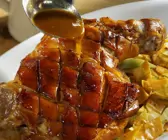 Spanferkel mit Weißkraut