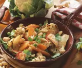 Hähnchenpfanne mit Erdnüssen