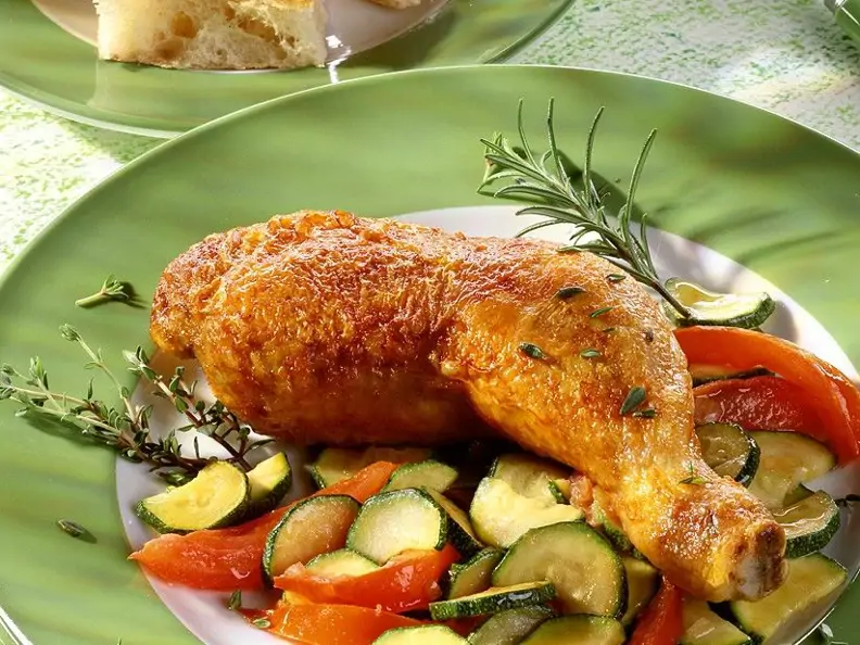Hähnchenschenkel mit Zucchini