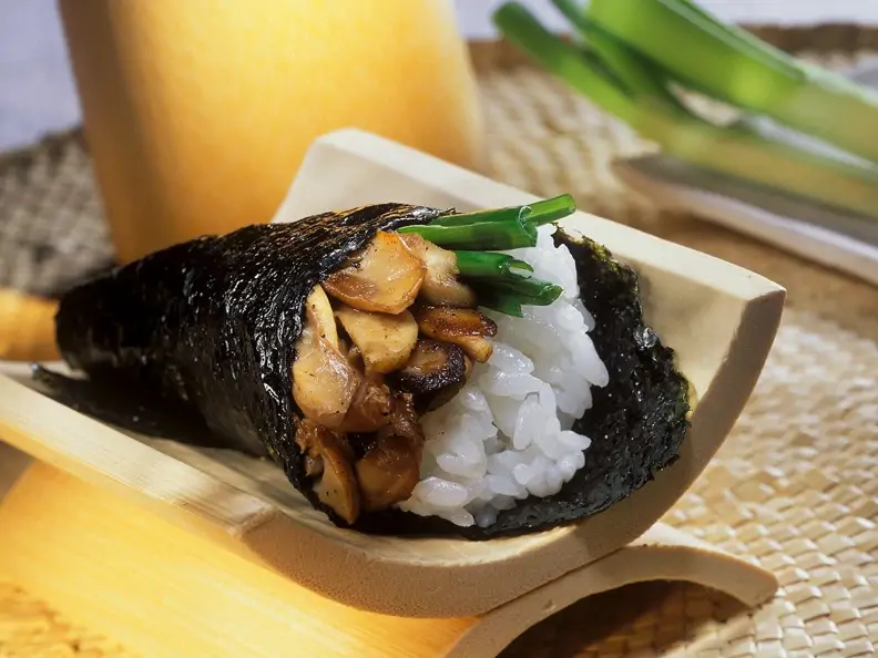 Sushi-Tüte mit Pilzen