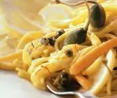 Pasta mit Möhren und Kapern