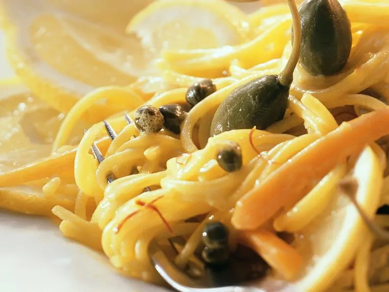 Pasta mit Möhren und Kapern