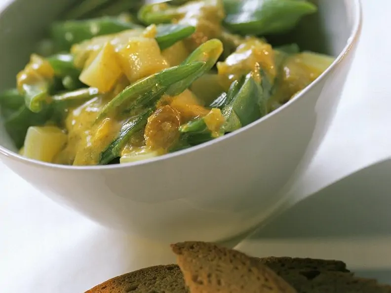 Bohnen-Curry mit Kartoffeln und Rosinen