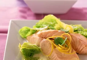 Gedämpfter Lachs mit Wirsinggemüse