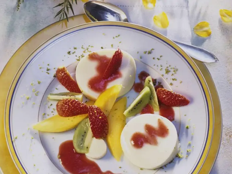 Panna Cotta mit Obst