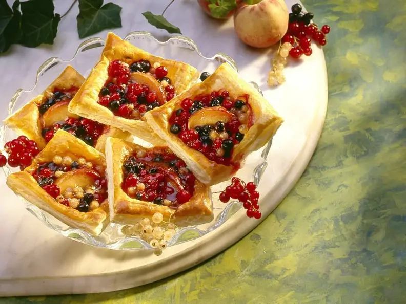 Blätterteig-Fruchtschnitten