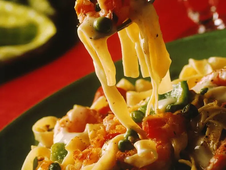 Pasta mit Gemüse und Garnelen