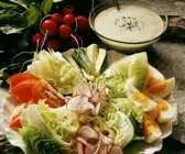 Gemischter Salat mit Sahnedressing
